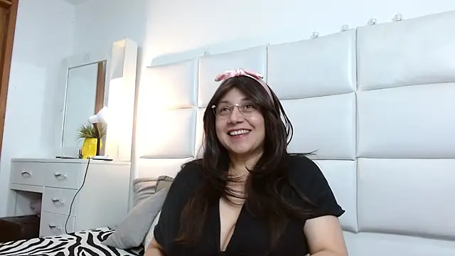 Caroline belle online show from November 2025 03:27:02 AM