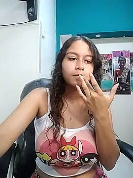 gygyfox online show from November 2025 07:13:01 PM