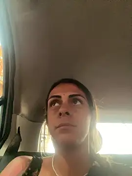 sabrinaneves online show from April 2026 10:42:02 AM