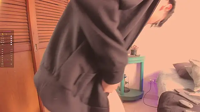 estmonnn online show from November 2025 03:38:02 PM