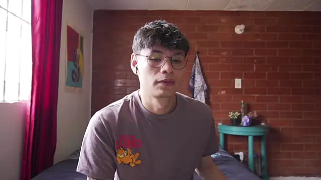 Snapshot of estmonnn chatting on January 2026 03:47:01 PM estmonnn online show from January 2026 03:47:01 PM