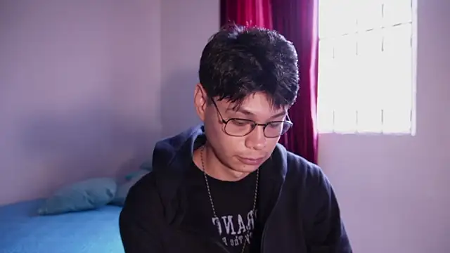 Snapshot of estmonnn chatting on February 2026 10:04:02 PM estmonnn online show from February 2026 10:04:02 PM