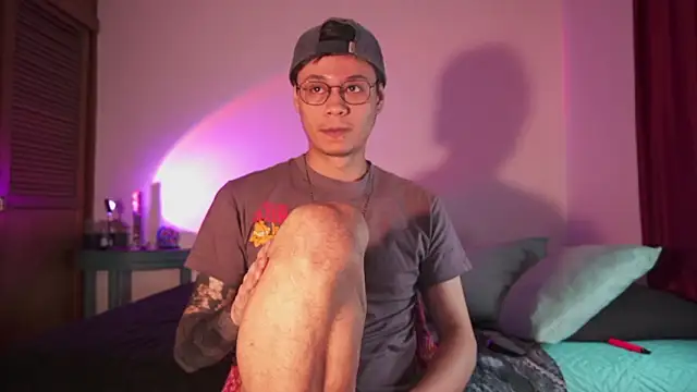 Snapshot of estmonnn chatting on March 2026 11:54:02 PM estmonnn online show from March 2026 11:54:02 PM