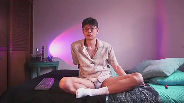 estmonnn online show from March 2026 10:40:01 PM