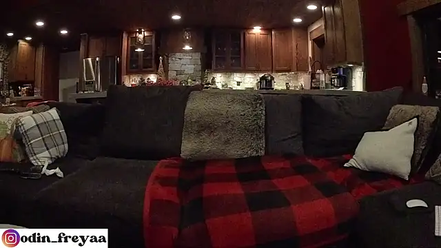 Snapshot of Odin_Freya chatting on November 2025 02:25:01 AM Odin Freya online show from November 2025 02:25:01 AM