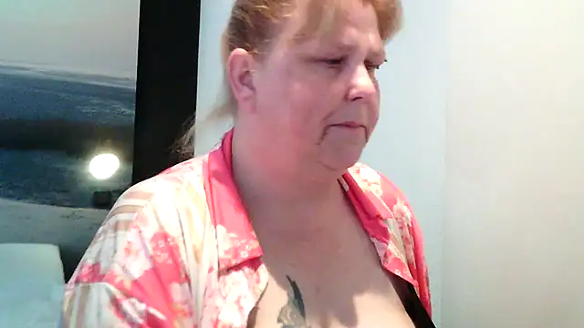 Snapshot of Sylviastar46 chatting on May 2026 06:03:01 PM Sylviastar46 online show from May 2026 06:03:01 PM