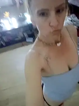 Snapshot of Karebearz1 chatting on November 2025 04:58:02 AM Karebearz1 online show from November 2025 04:58:02 AM