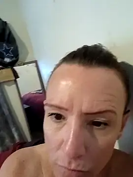 Karebearz1 online show from March 2026 12:42:02 PM