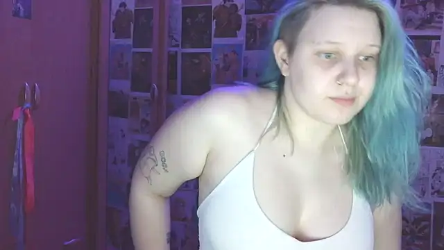 Snapshot of FoxPlayXX chatting on June 2026 08:17:01 PM FoxPlayXX online show from June 2026 08:17:01 PM