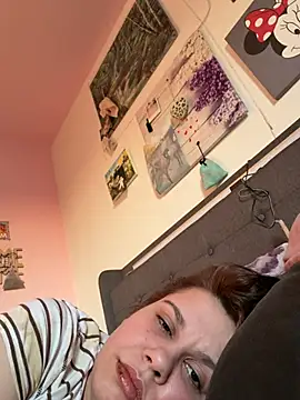 Carolineisback online show from March 2026 04:36:01 PM