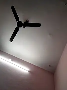 pujapujarrrr online show from December 2025 05:34:02 AM