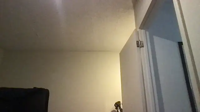 Snapshot of ezrah23 chatting on April 2026 09:23:01 PM ezrah23 online show from April 2026 09:23:01 PM