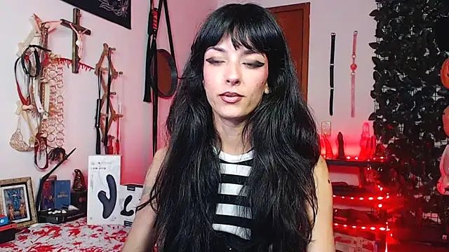 Snapshot of CarrieBurton chatting on November 2025 01:33:02 PM CarrieBurton online show from November 2025 01:33:02 PM