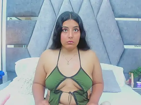 Snapshot of charlotte_chapman chatting on November 2025 03:01:01 PM charlotte chapman online show from November 2025 03:01:01 PM