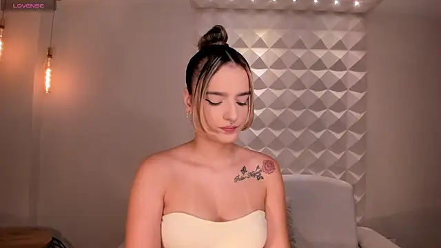 LaurentRosse1 online show from April 2026 05:54:01 PM