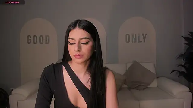 Snapshot of BellaConnorX chatting on November 2025 03:45:01 AM BellaConnorX online show from November 2025 03:45:01 AM