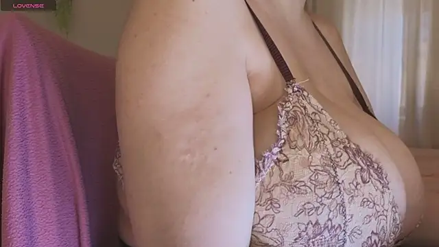 Ange Boob online show from April 2026 10:31:01 AM