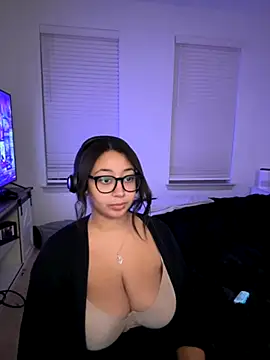 Snapshot of minha_baby chatting on November 2025 12:24:01 AM minha baby online show from November 2025 12:24:01 AM