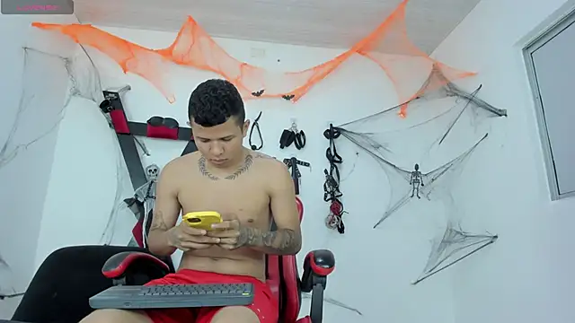 Steven19 LatinBoy online show from October 2025 11:55:02 AM