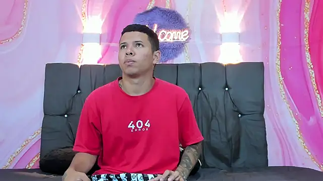 Steven19 LatinBoy online show from December 2025 11:30:02 AM