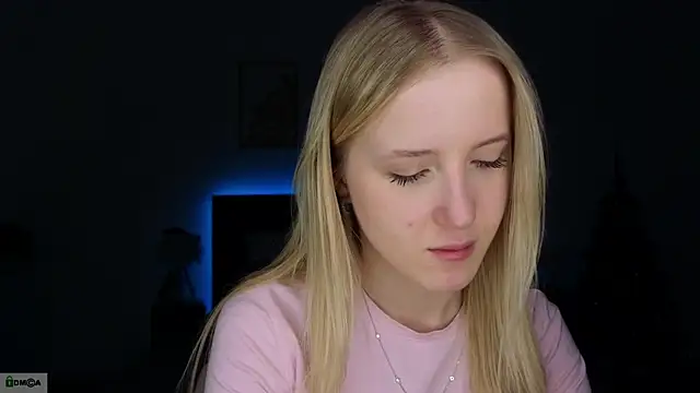 Snapshot of adele_armass chatting on January 2026 09:31:01 PM adele armass online show from January 2026 09:31:01 PM