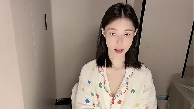 yuyu-33 online show from November 2025 05:29:01 AM