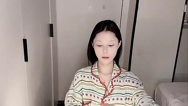 Snapshot of yuyu-33 chatting on May 2026 04:07:01 AM yuyu-33 online show from May 2026 04:07:01 AM
