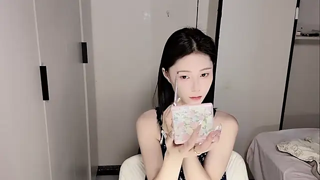 Snapshot of yuyu-33 chatting on May 2026 05:12:02 AM yuyu-33 online show from May 2026 05:12:02 AM