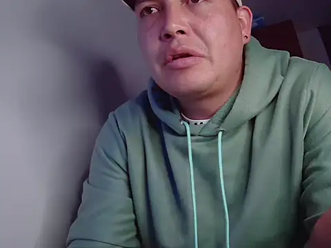 Snapshot of NathanielLux29 chatting on November 2025 01:38:01 AM NathanielLux29 online show from November 2025 01:38:01 AM