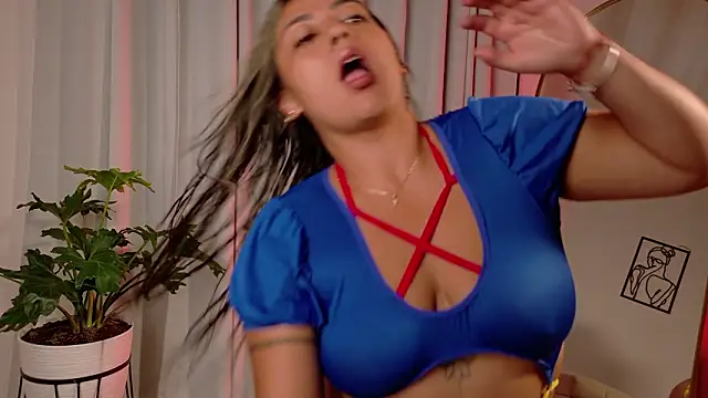 Zara Nova online show from February 2026 12:29:02 AM