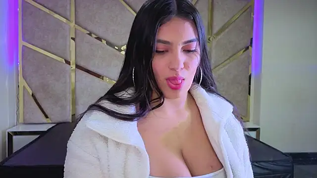 Snapshot of Frrreyaa chatting on November 2025 02:32:01 AM Frrreyaa online show from November 2025 02:32:01 AM