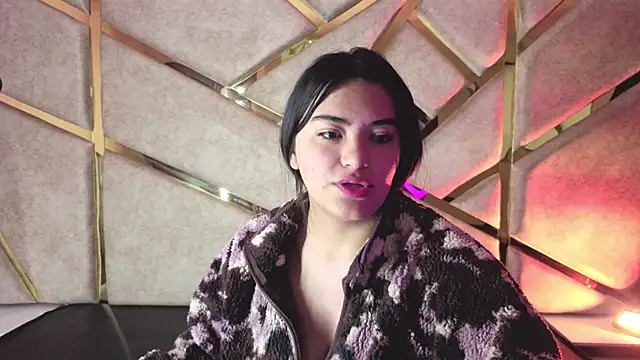 Snapshot of Frrreyaa chatting on November 2025 11:10:02 AM Frrreyaa online show from November 2025 11:10:02 AM