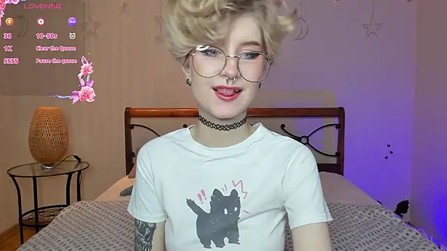 Angel Julles online show from November 2025 01:28:02 AM