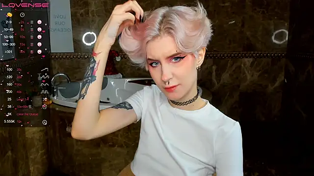 Snapshot of Angel_Julles chatting on December 2025 01:01:02 AM Angel Julles online show from December 2025 01:01:02 AM