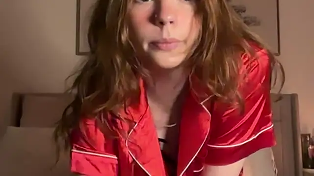 Snapshot of juliaraee chatting on December 2025 03:44:02 AM juliaraee online show from December 2025 03:44:02 AM