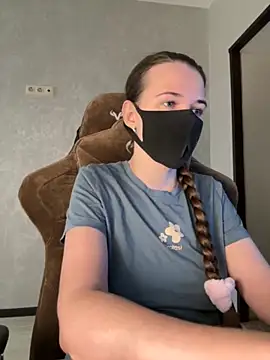 ZlatoslavaLo online show from November 2025 07:51:02 AM