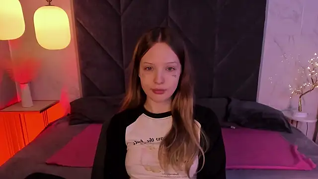 Iris Fresh online show from December 2025 08:49:02 PM