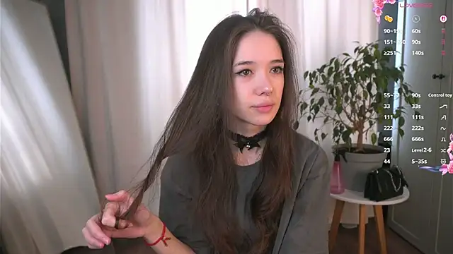 Snapshot of tinyanie chatting on February 2026 06:07:01 AM tinyanie online show from February 2026 06:07:01 AM