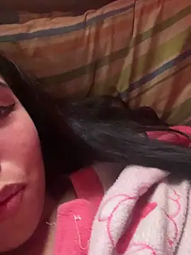 Snapshot of gatitaamelosa chatting on May 2026 08:03:02 PM gatitaamelosa online show from May 2026 08:03:02 PM