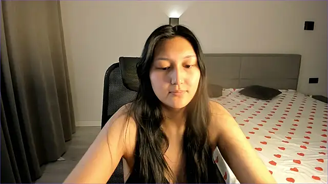 Yunamini online show from December 2025 07:01:02 PM