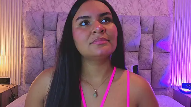 amarahanks1 online show from November 2025 12:37:01 PM