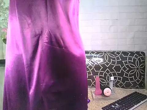 queensilver online show from December 2025 03:55:01 AM