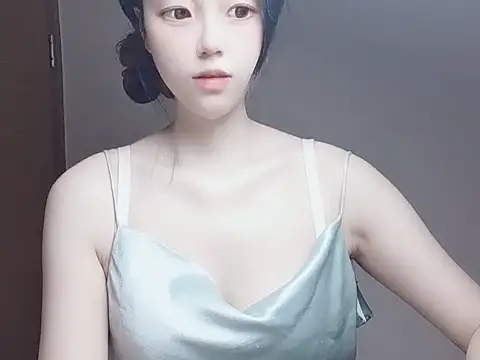 JuliaNoir online show from November 2025 05:53:02 AM