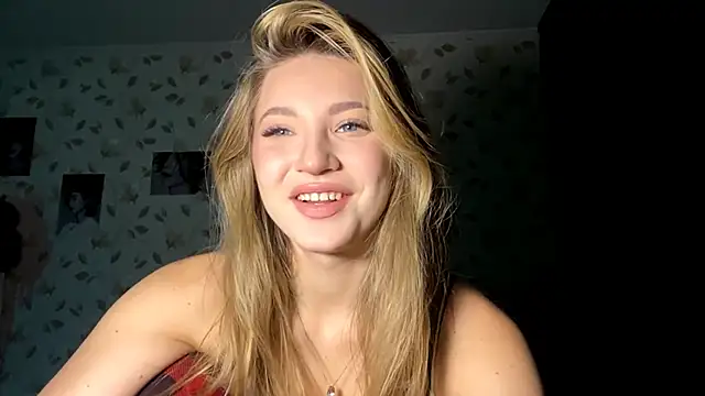 OrethaEredia online show from November 2025 03:12:02 PM