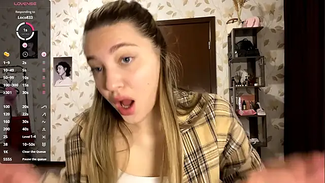 OrethaEredia online show from November 2025 06:54:01 PM