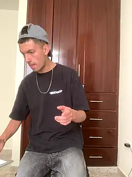 Snapshot of dylan_drakee chatting on November 2025 04:41:02 PM dylan drakee online show from November 2025 04:41:02 PM