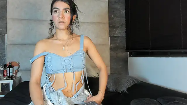 Liia Leens online show from February 2026 04:22:01 AM