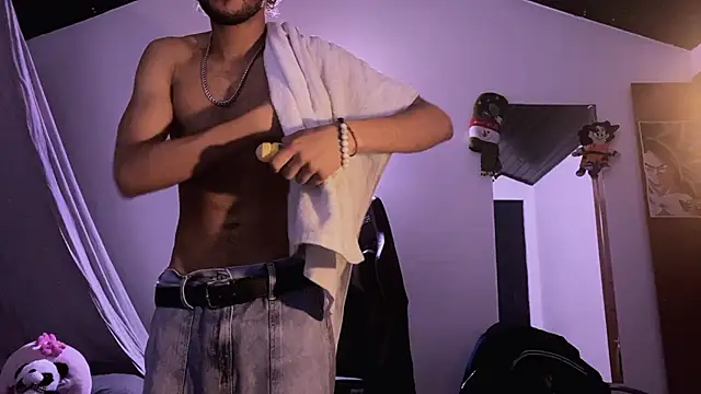 Snapshot of 3v1l chatting on November 2025 10:09:01 PM 3v1l online show from November 2025 10:09:01 PM