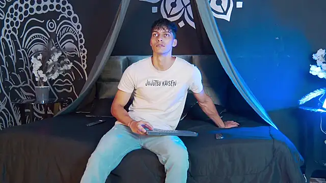 AlessioVitale online show from November 2025 12:49:02 PM