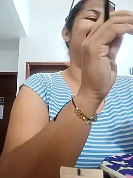 Samaraa Lee online show from November 2025 12:26:01 PM